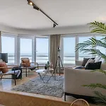 Huswell - Frontal Seaview Apartment In Ostend