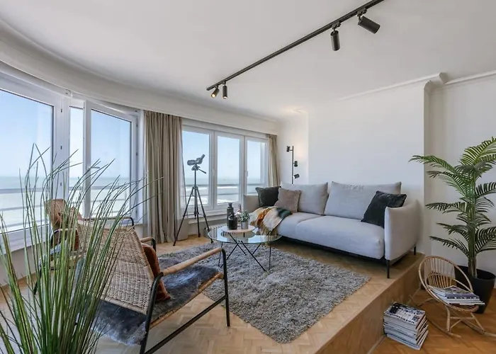 Huswell - Frontal Seaview Apartment In Ostend