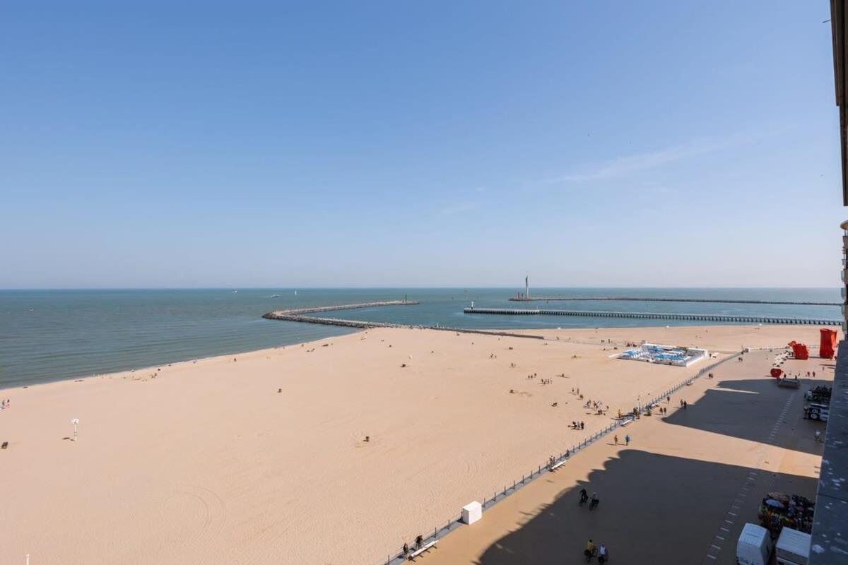 Huswell - Frontal Seaview In Ostend
